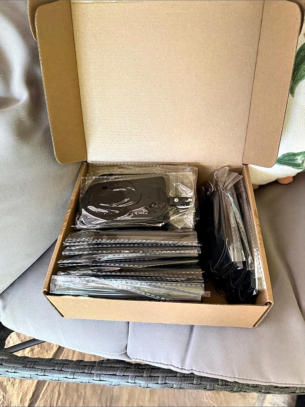 Box of 50 unopened leather luggage tags 🏷️